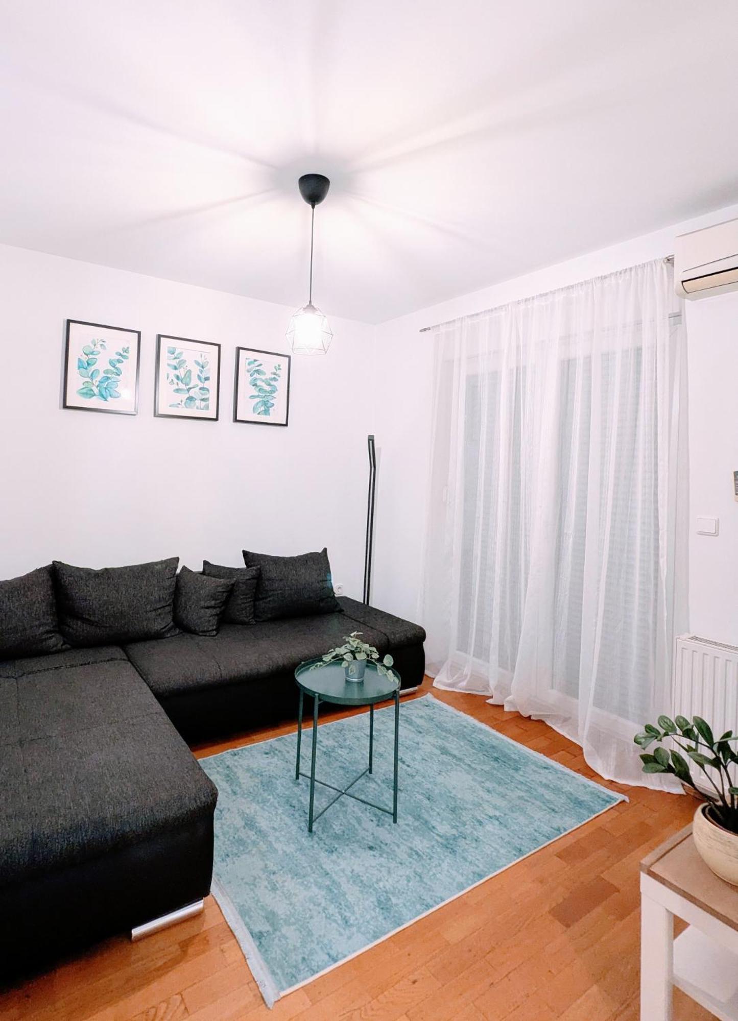 Doma-Lu Apartment-Near Airport And Highway- Free Parking Velika Mlaka Dış mekan fotoğraf